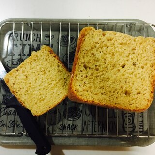 ずっしり糠とコーンミール入り食パン